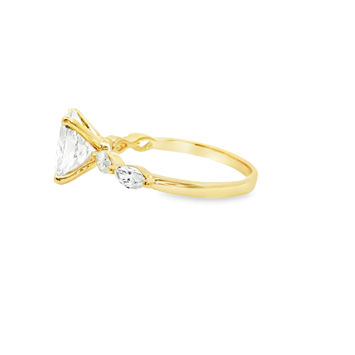 Oval Diamond with marquise diamonds ring