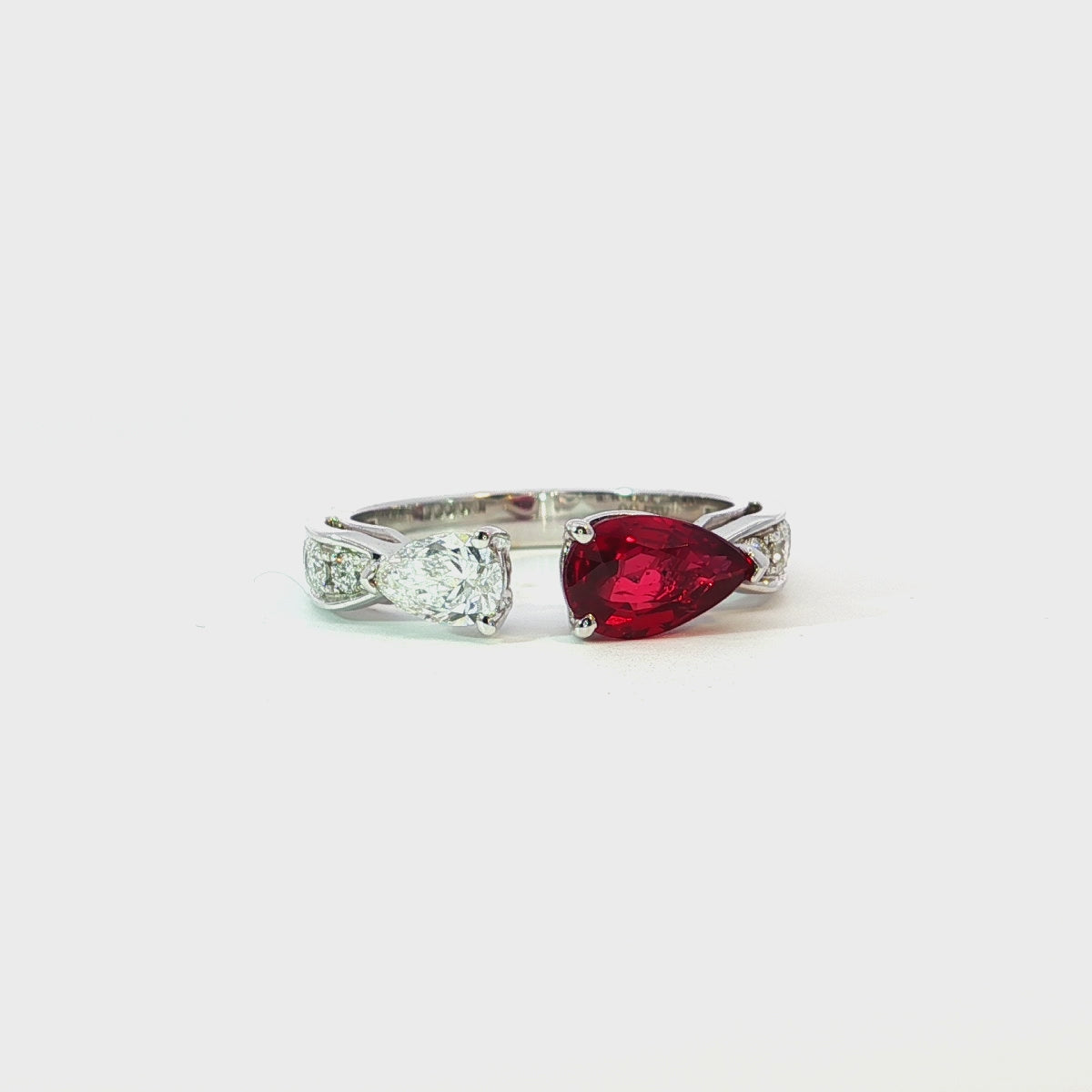 Load video: Gold Multistone Ring with Oval Cabochon Ruby